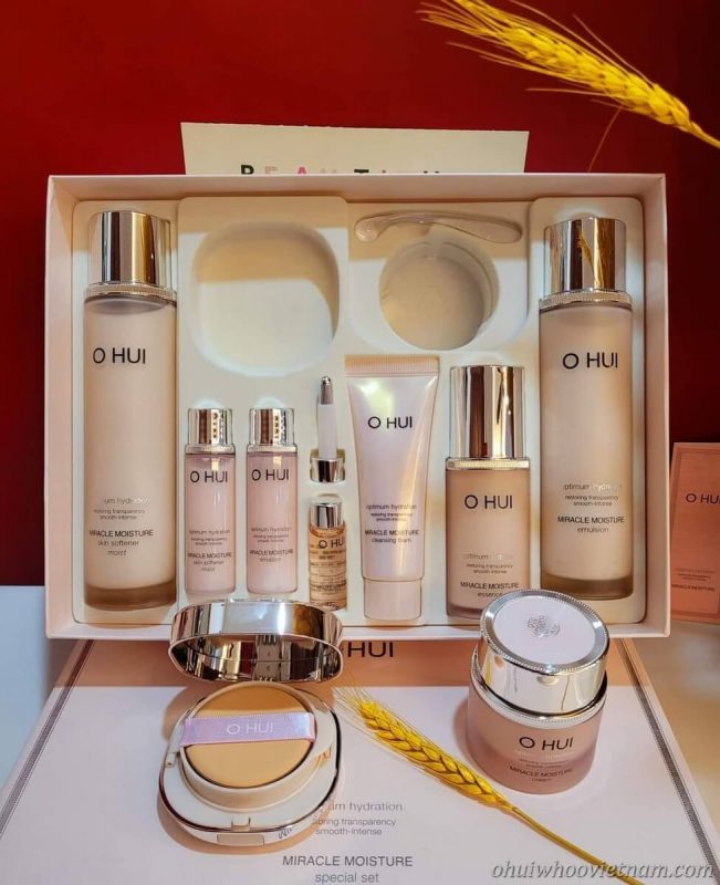 Bộ dưỡng ẩm trắng hồng Ohui Miracle Moisture Special Set 9SP