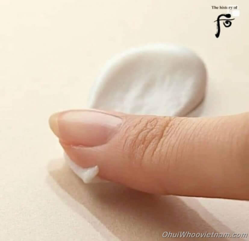 Sữa rửa mặt tái sinh Cheongidan Radiant Soft Foam Cleanser