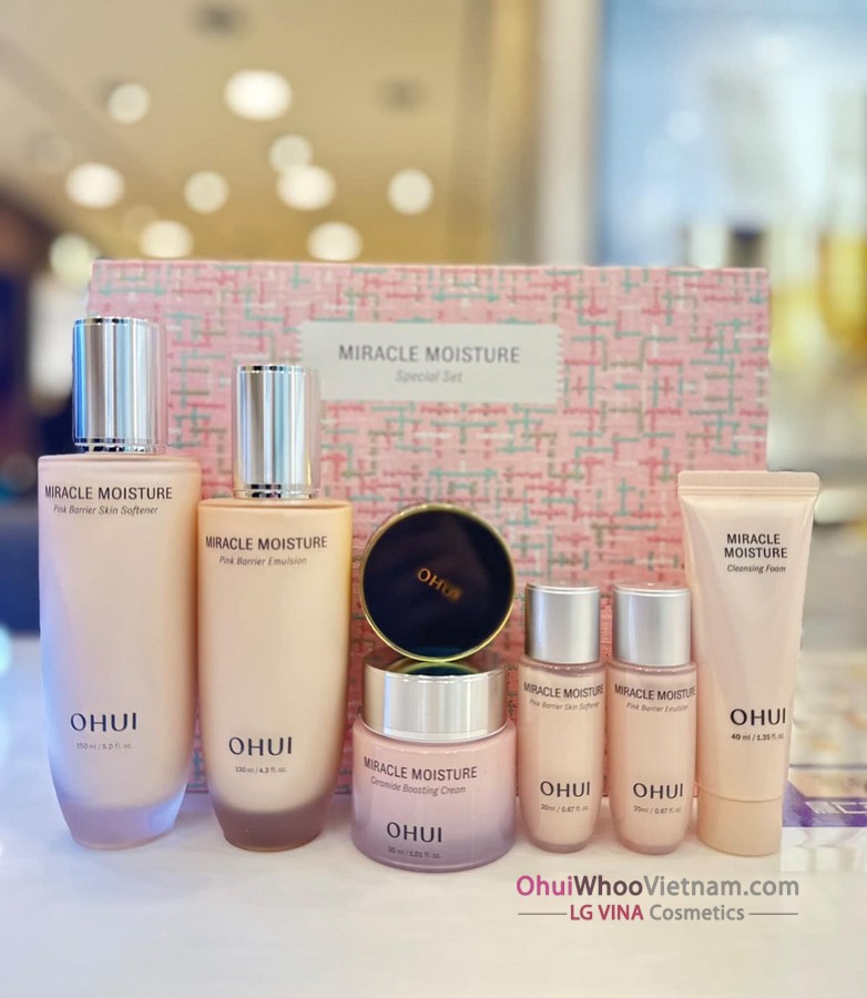 Set Ohui Miracle Moisture Cấp Ẩm Dưỡng Da Trắng Hồng 7 Sản Phẩm (Tặng Phấn Nước)