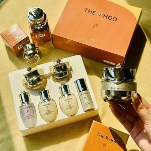 Kem Dưỡng Tái Sinh Vùng Mắt The Whoo Cheongidan Radiant Regenerating Eye Cream Upsize 40ml