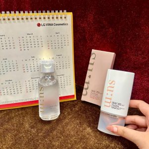 Combo Hoàn Hảo: Kem Chống Nắng Su:m37 Sun-away & Quà Tặng Nước Tẩy Trang Cao Cấp.