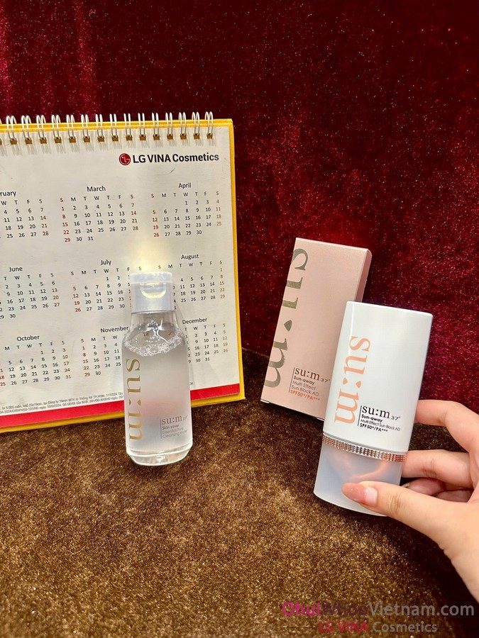 Combo Hoàn Hảo: Kem Chống Nắng Su:m37 Sun-away & Quà Tặng Nước Tẩy Trang Cao Cấp.