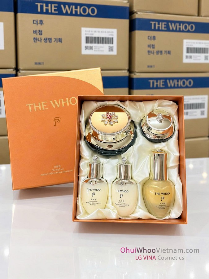 Set kem dưỡng cao cấp tái sinh Whoo Cheongidan Radiance Regenerating